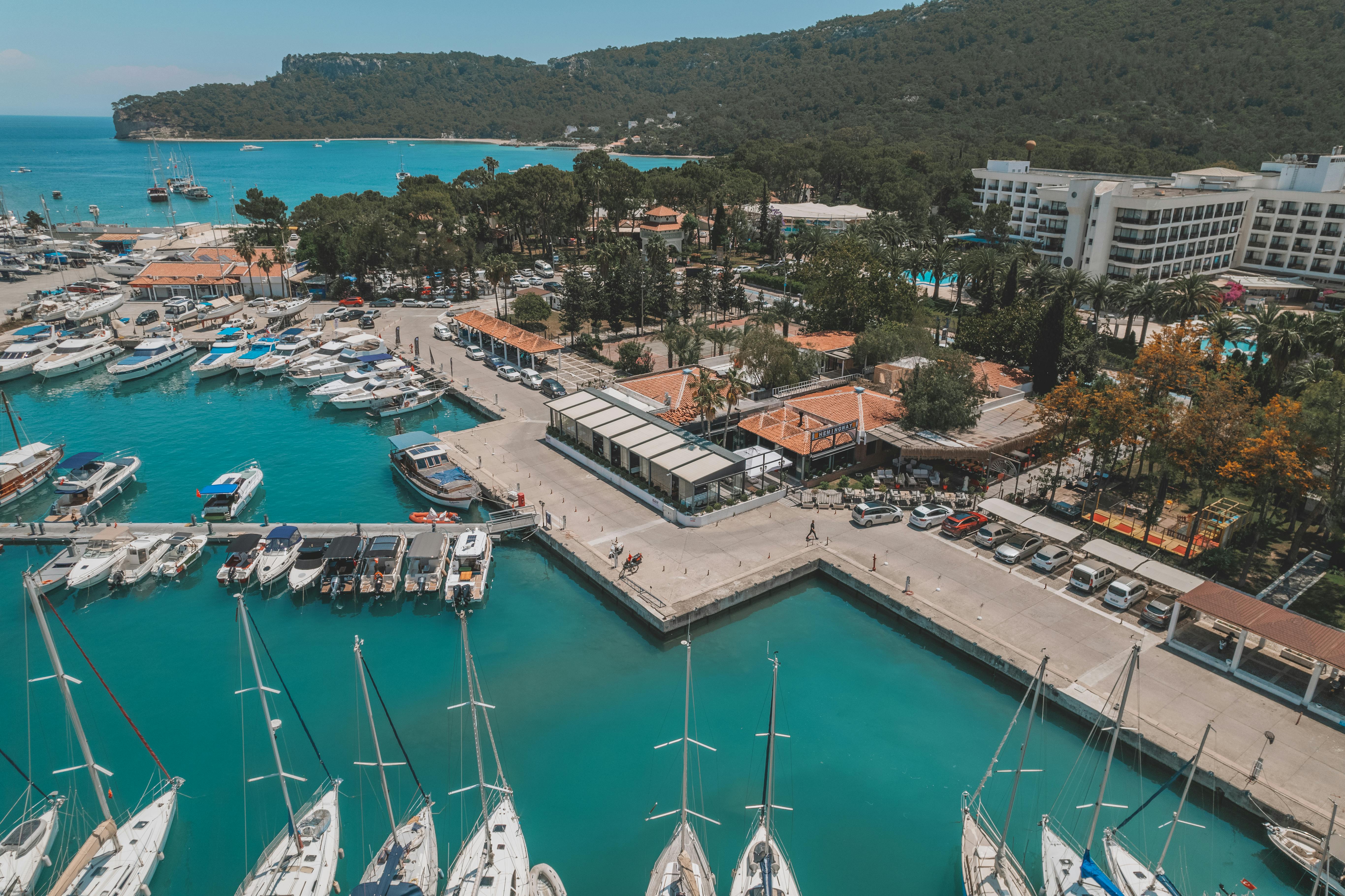 Kemer Gezi Rehberi: Doğa, Deniz ve Gece Hayatının Buluşma Noktası